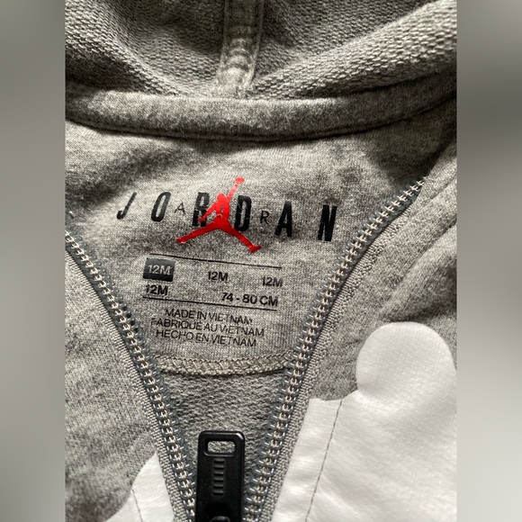 Jordan baby zip up onesie size 12 months - Picture 3 of 4